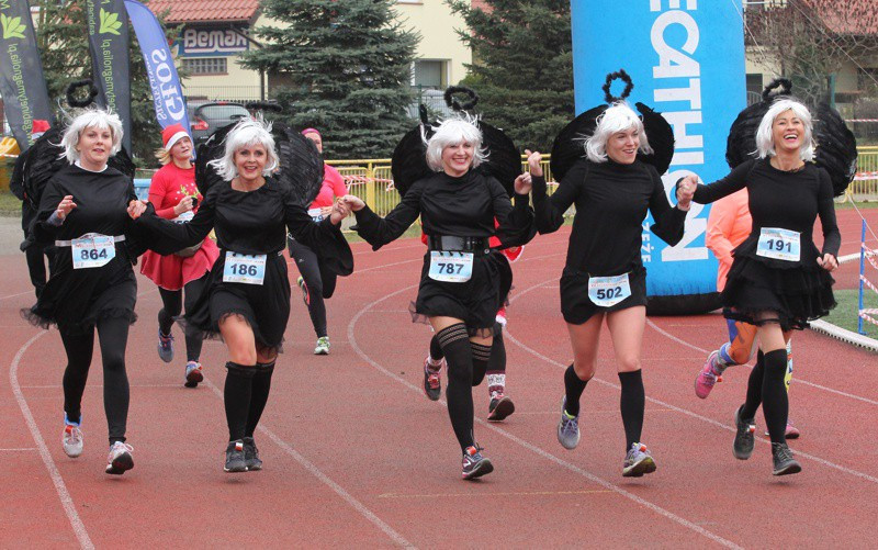 1200 uczestników pobiegło w VI Biegu Mikołajkowym [foto]