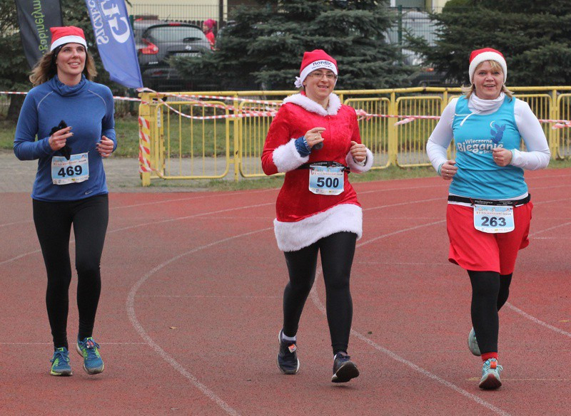 1200 uczestników pobiegło w VI Biegu Mikołajkowym [foto]