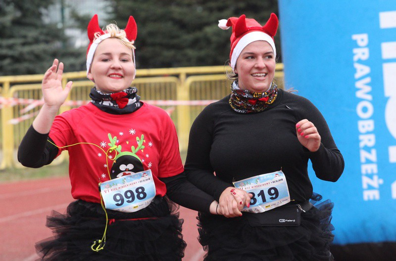 1200 uczestników pobiegło w VI Biegu Mikołajkowym [foto]
