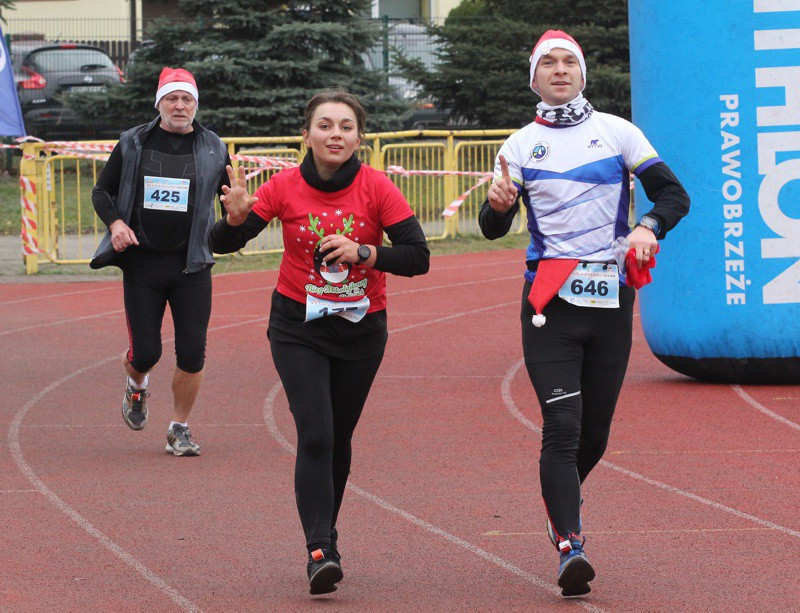 1200 uczestników pobiegło w VI Biegu Mikołajkowym [foto]