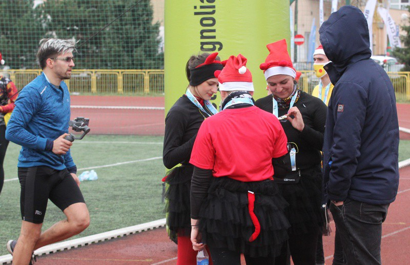 1200 uczestników pobiegło w VI Biegu Mikołajkowym [foto]
