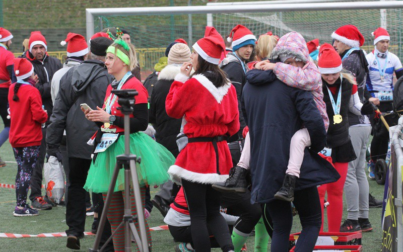 1200 uczestników pobiegło w VI Biegu Mikołajkowym [foto]