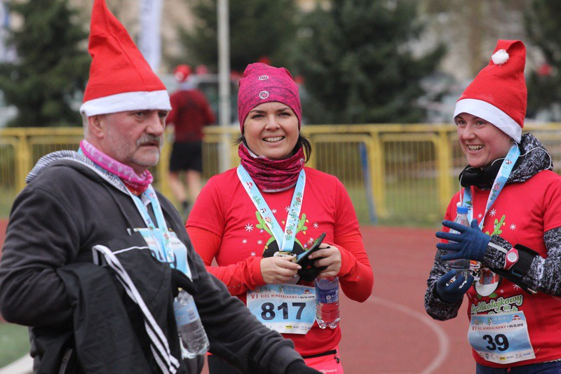 1200 uczestników pobiegło w VI Biegu Mikołajkowym [foto]