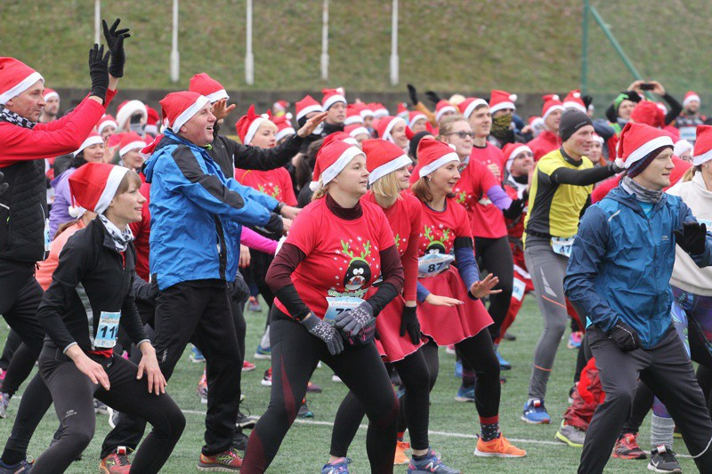 1200 uczestników pobiegło w VI Biegu Mikołajkowym [foto]