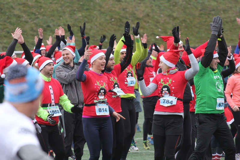 1200 uczestników pobiegło w VI Biegu Mikołajkowym [foto]