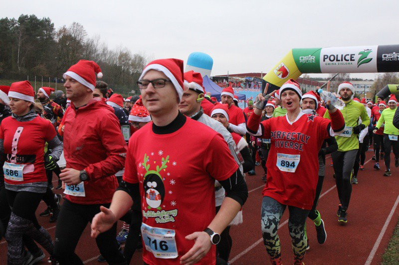 1200 uczestników pobiegło w VI Biegu Mikołajkowym [foto]