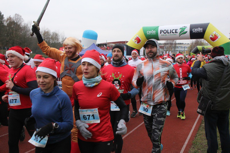 1200 uczestników pobiegło w VI Biegu Mikołajkowym [foto]
