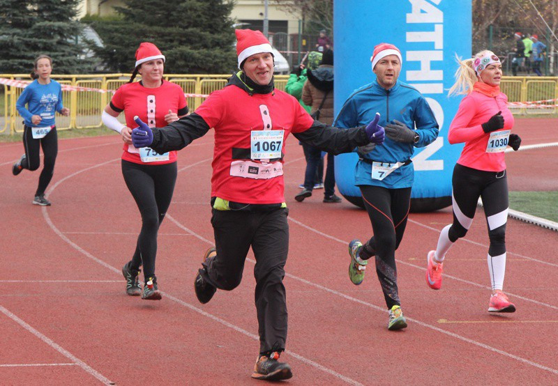 1200 uczestników pobiegło w VI Biegu Mikołajkowym [foto]