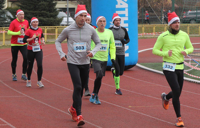 1200 uczestników pobiegło w VI Biegu Mikołajkowym [foto]