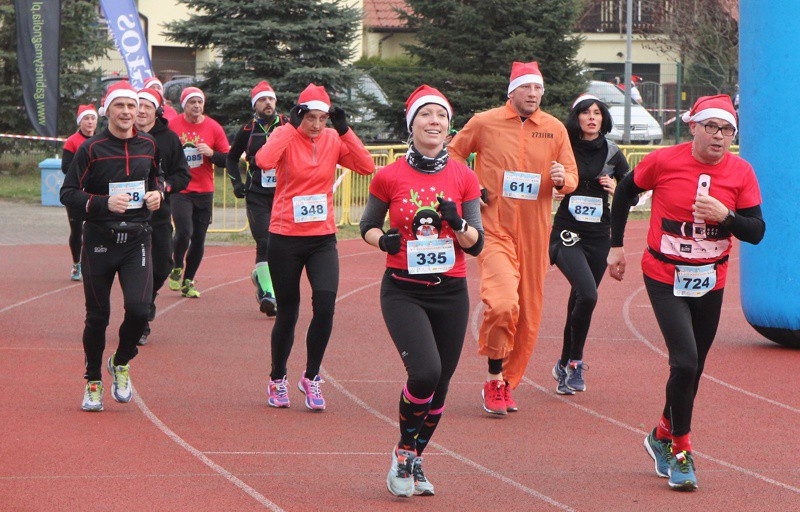 1200 uczestników pobiegło w VI Biegu Mikołajkowym [foto]
