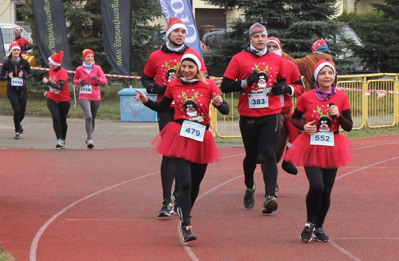 1200 uczestników pobiegło w VI Biegu Mikołajkowym [foto]