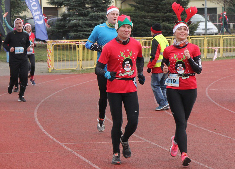 1200 uczestników pobiegło w VI Biegu Mikołajkowym [foto]