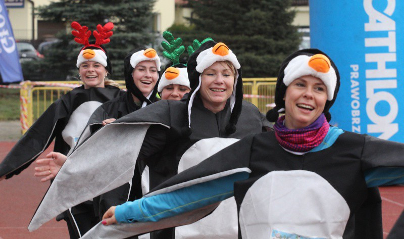 1200 uczestników pobiegło w VI Biegu Mikołajkowym [foto]