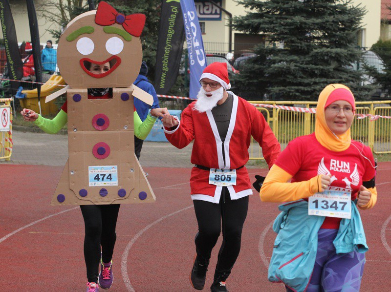 1200 uczestników pobiegło w VI Biegu Mikołajkowym [foto]
