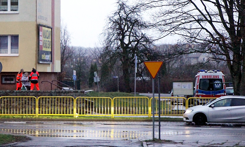 Ewakuacja zakończona - rozpoczyna się akcja wywiezienia bomby [foto/wideo]