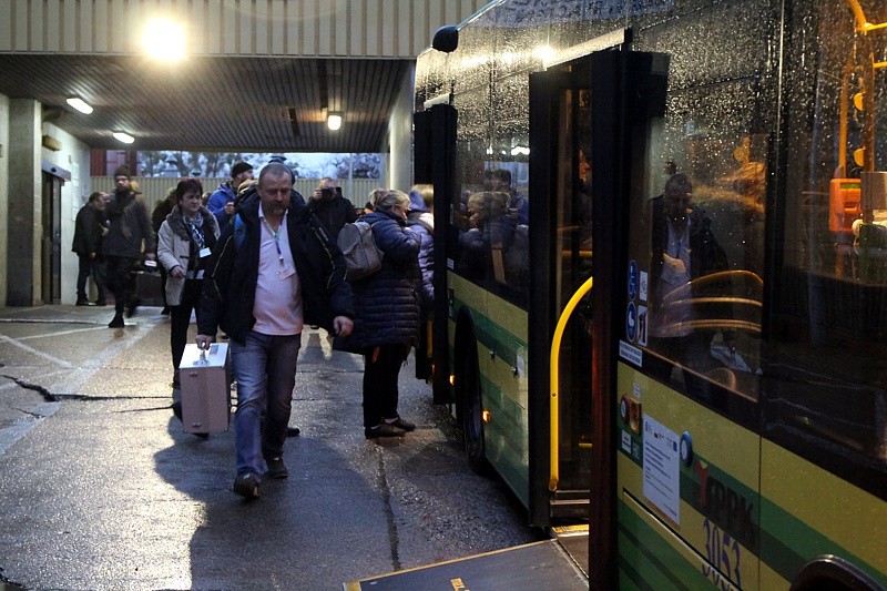 Ewakuacja zakończona - rozpoczyna się akcja wywiezienia bomby [foto/wideo]