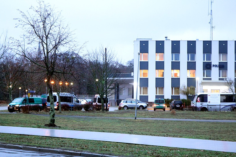Ewakuacja zakończona - rozpoczyna się akcja wywiezienia bomby [foto/wideo]