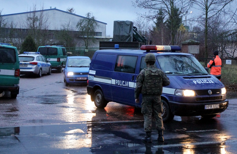Ewakuacja zakończona - rozpoczyna się akcja wywiezienia bomby [foto/wideo]