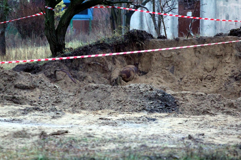 Ewakuacja zakończona - rozpoczyna się akcja wywiezienia bomby [foto/wideo]