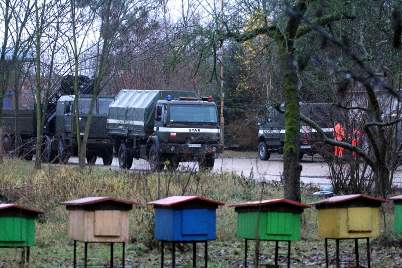 Ewakuacja zakończona - rozpoczyna się akcja wywiezienia bomby [foto/wideo]