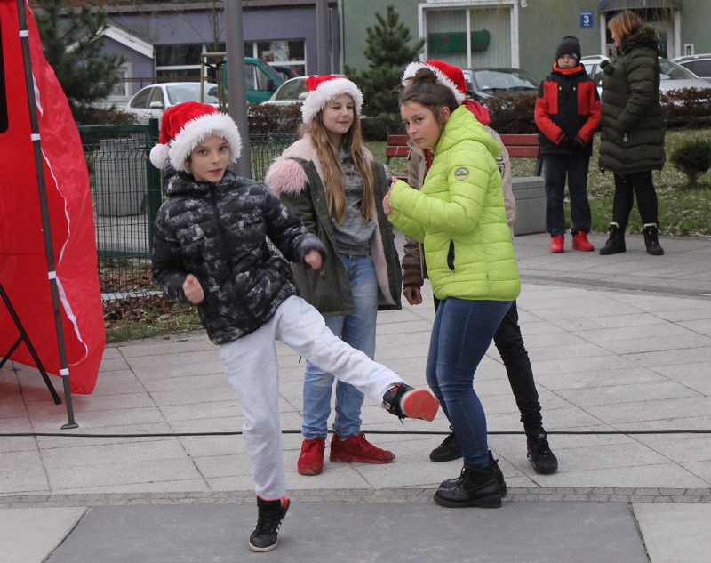Zabawa mikołajkowa na Starym Mieście [foto]