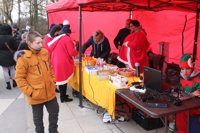 Zabawa mikołajkowa na Starym Mieście [foto]
