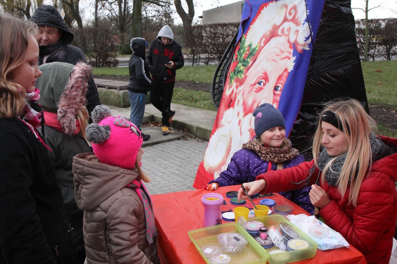Zabawa mikołajkowa na Starym Mieście [foto]