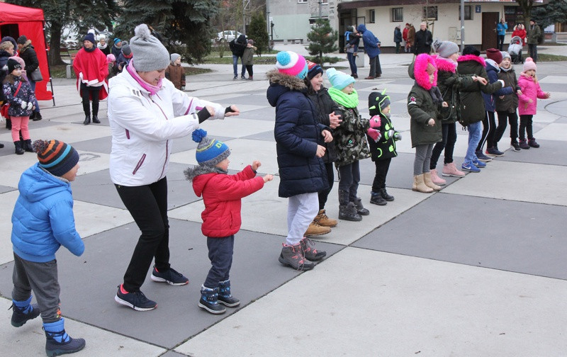 Zabawa mikołajkowa na Starym Mieście [foto]