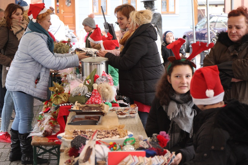 Jarmark Bożonarodzeniowy i Noworoczny w Nowym Warpnie [foto]