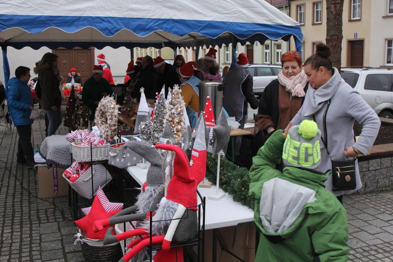 Jarmark Bożonarodzeniowy i Noworoczny w Nowym Warpnie [foto]