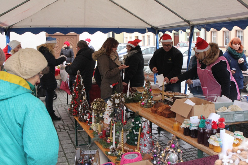Jarmark Bożonarodzeniowy i Noworoczny w Nowym Warpnie [foto]