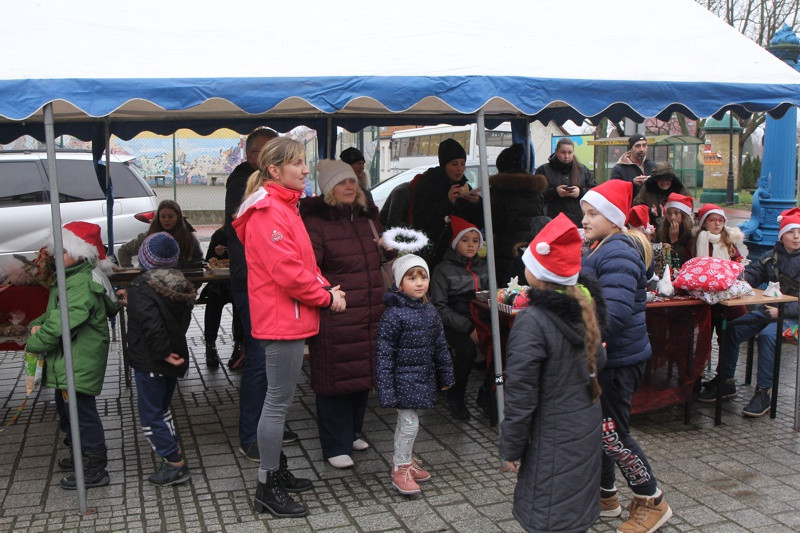 Jarmark Bożonarodzeniowy i Noworoczny w Nowym Warpnie [foto]