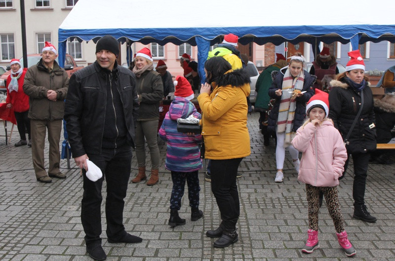 Jarmark Bożonarodzeniowy i Noworoczny w Nowym Warpnie [foto]