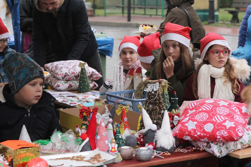 Jarmark Bożonarodzeniowy i Noworoczny w Nowym Warpnie [foto]