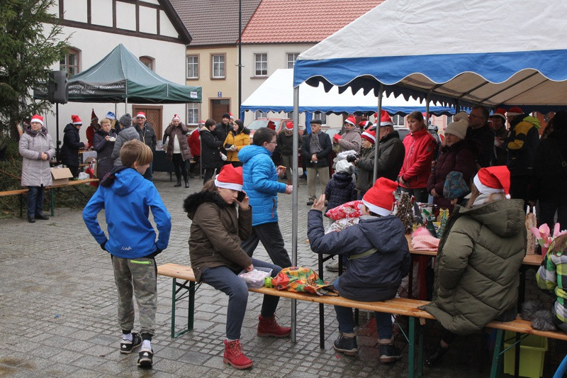Jarmark Bożonarodzeniowy i Noworoczny w Nowym Warpnie [foto]
