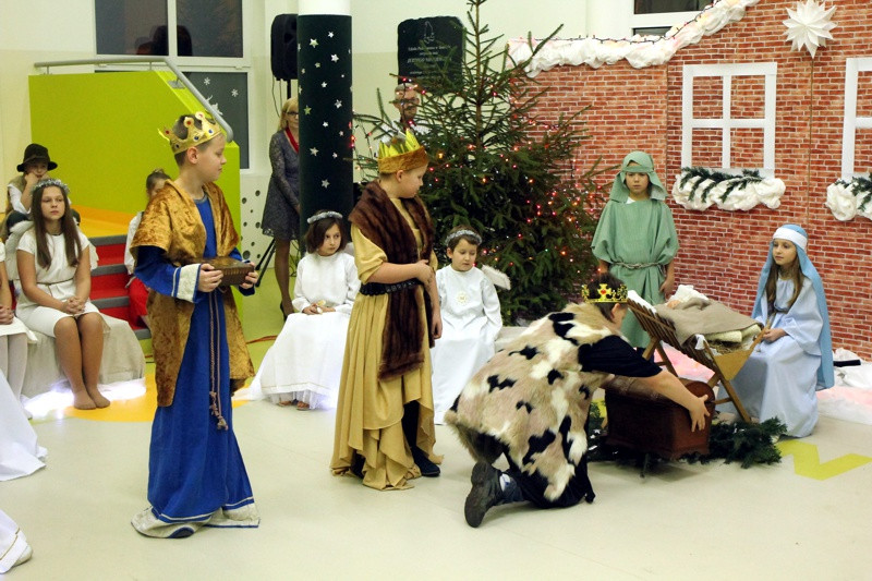 Jasełka i koncert kolęd w Szkole Podstawowej w Tanowie [foto/wideo]
