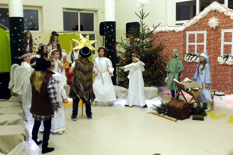 Jasełka i koncert kolęd w Szkole Podstawowej w Tanowie [foto/wideo]