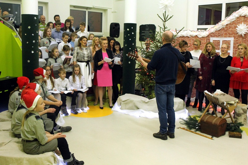 Jasełka i koncert kolęd w Szkole Podstawowej w Tanowie [foto/wideo]