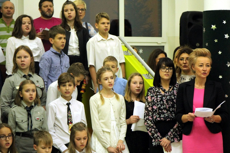 Jasełka i koncert kolęd w Szkole Podstawowej w Tanowie [foto/wideo]