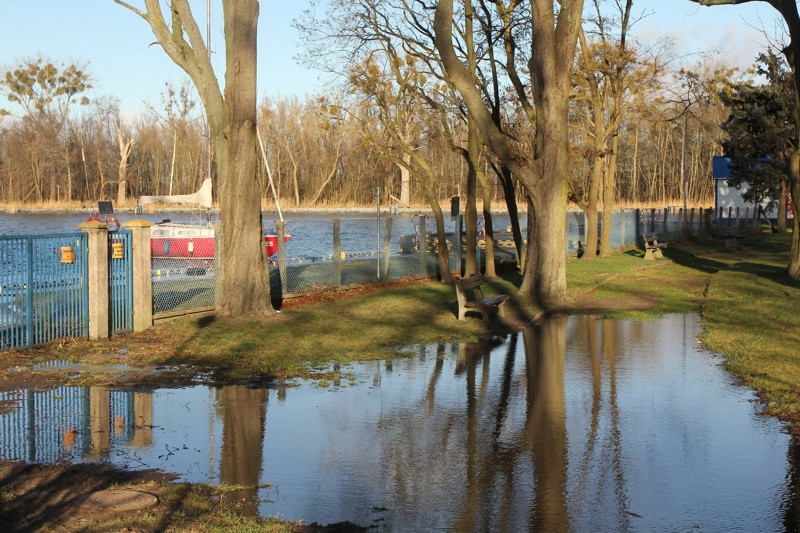 Utrzymuje się wysoki poziom wody [foto]