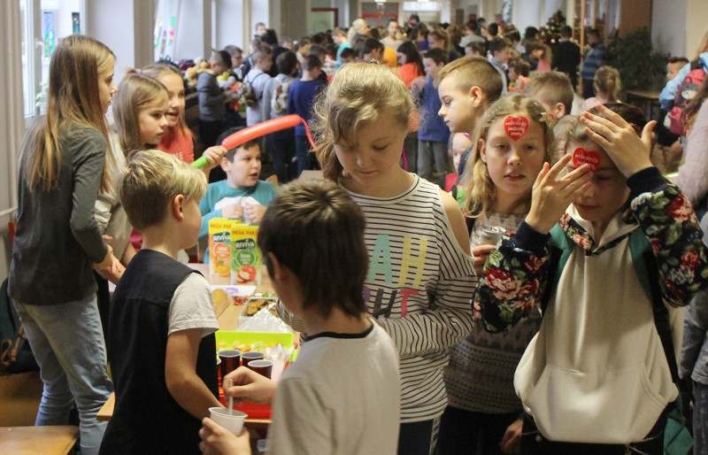 #WOŚP - 7110,07 zł zebrali uczniowie SP 8 w Policach [foto]