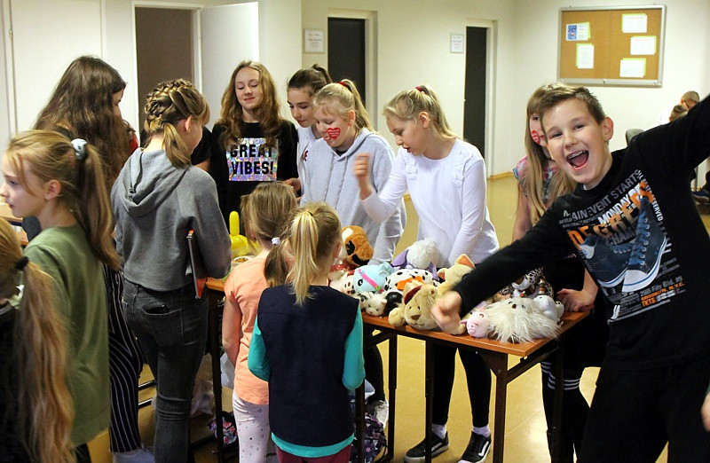 #WOŚP - 7110,07 zł zebrali uczniowie SP 8 w Policach [foto]