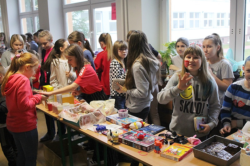 #WOŚP - 7110,07 zł zebrali uczniowie SP 8 w Policach [foto]