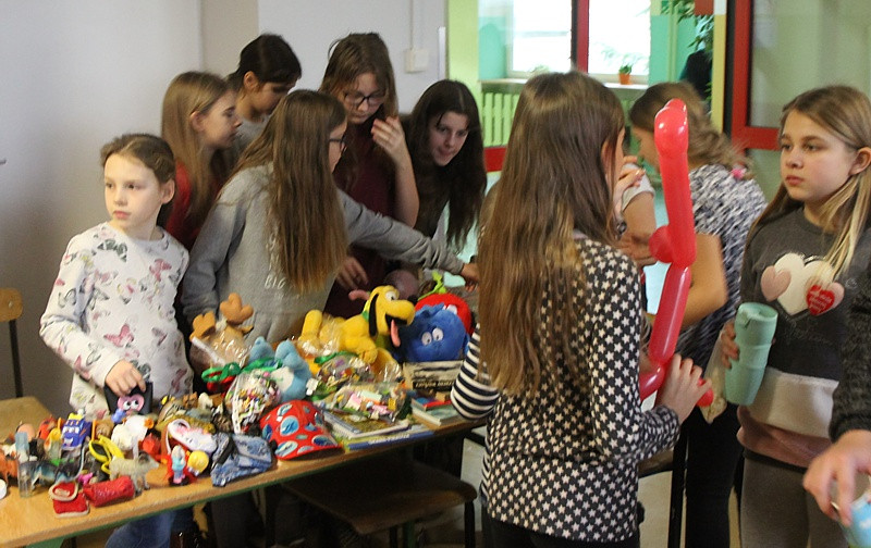 #WOŚP - 7110,07 zł zebrali uczniowie SP 8 w Policach [foto]