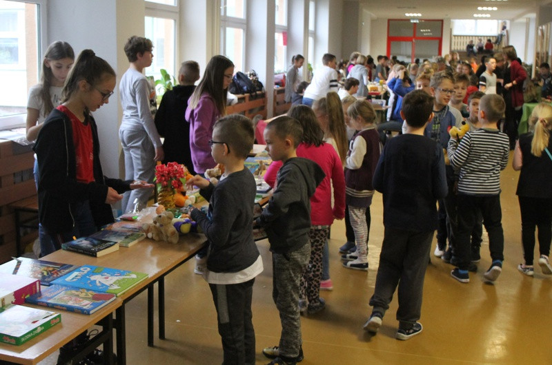 #WOŚP - 7110,07 zł zebrali uczniowie SP 8 w Policach [foto]