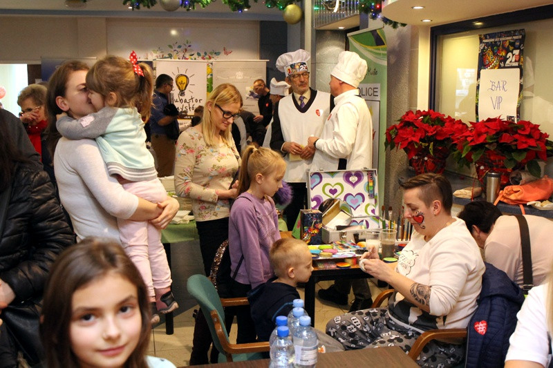 #WOŚP - 27. Finał WOŚP w Miejskim Ośrodku Kultury w Policach [foto/wideo]