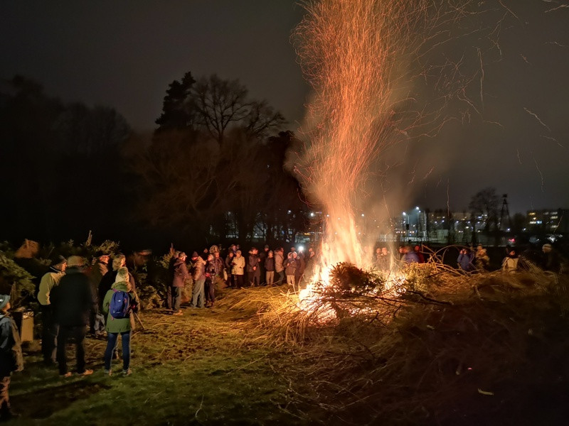 Każdy mógł spalić swoją starą... [foto]