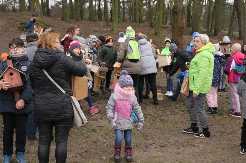 40 nowych ptasich ‘’domków’’ w ramach akcji ‘’Każdy ptaszek ma swój daszek’’ [foto]