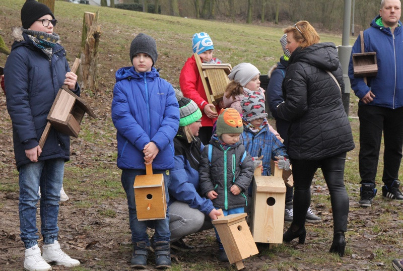 40 nowych ptasich ‘’domków’’ w ramach akcji ‘’Każdy ptaszek ma swój daszek’’ [foto]