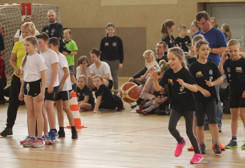 Turniej Gier i Zabaw Ruchowych dla uczniów Szkół Podstawowych [foto]